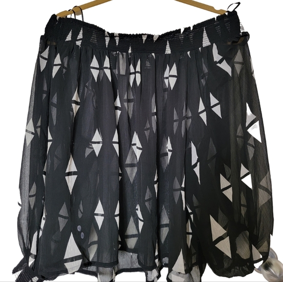 Off the shoulder blouse top - Picture 3 of 5